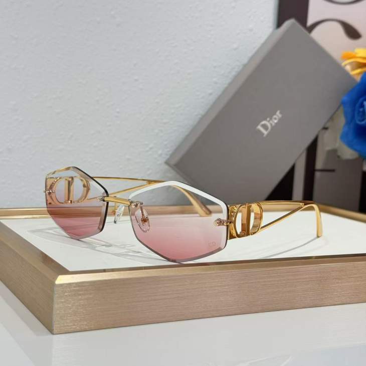 Picture of Dior Sunglasses _SKUfw77795976fw